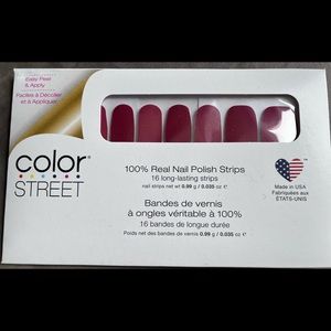 ColorStreet 100% Real nail polish strips (16). Colour: Munich Mulberry
